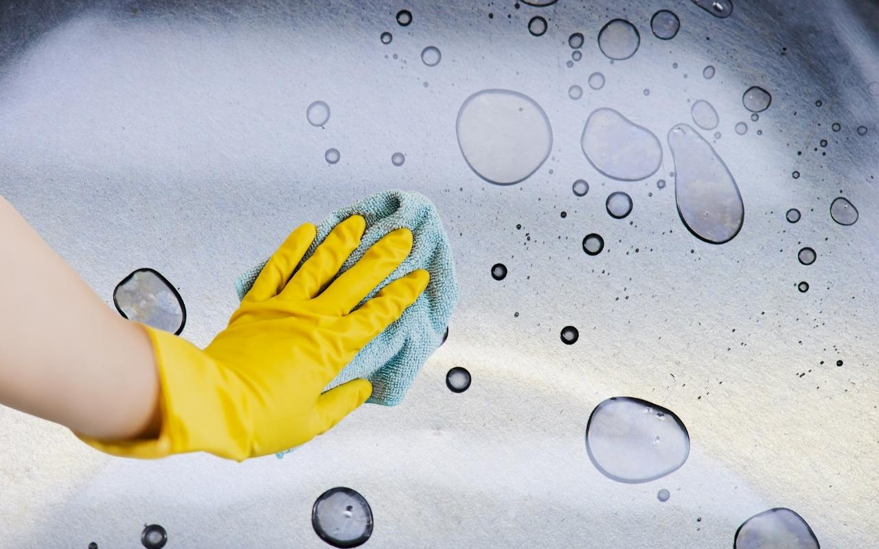 How To Remove Oil From Metal Before Painting: A Quick Guide