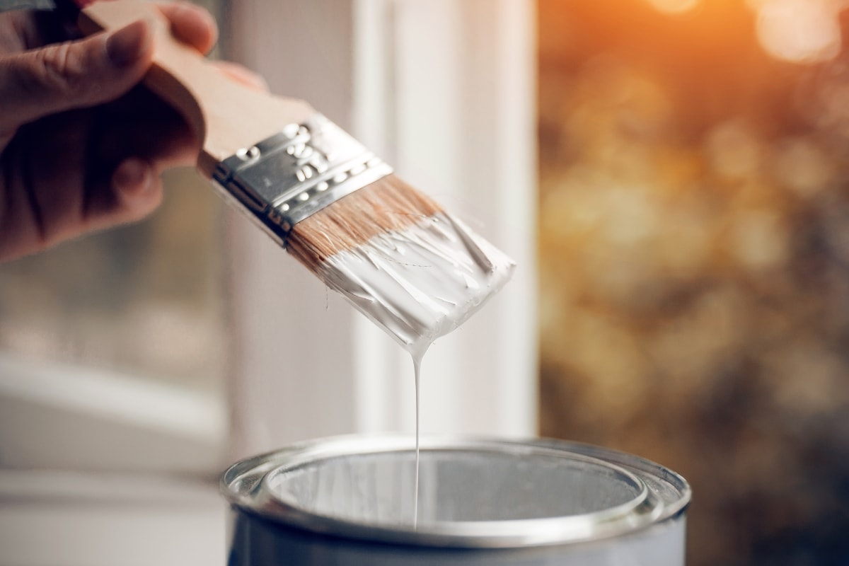 paint brush with primer