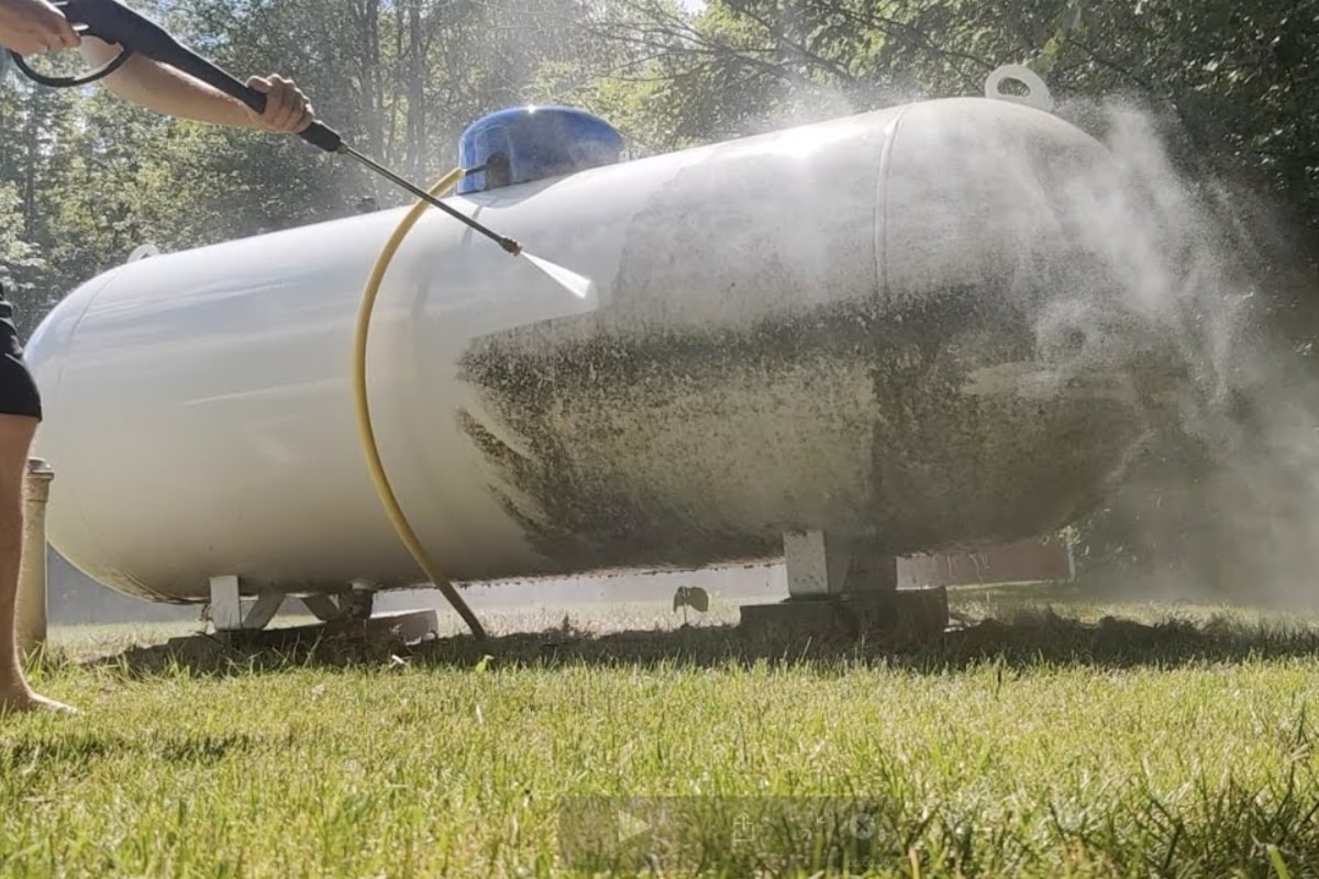 pressure washing propane tank 2