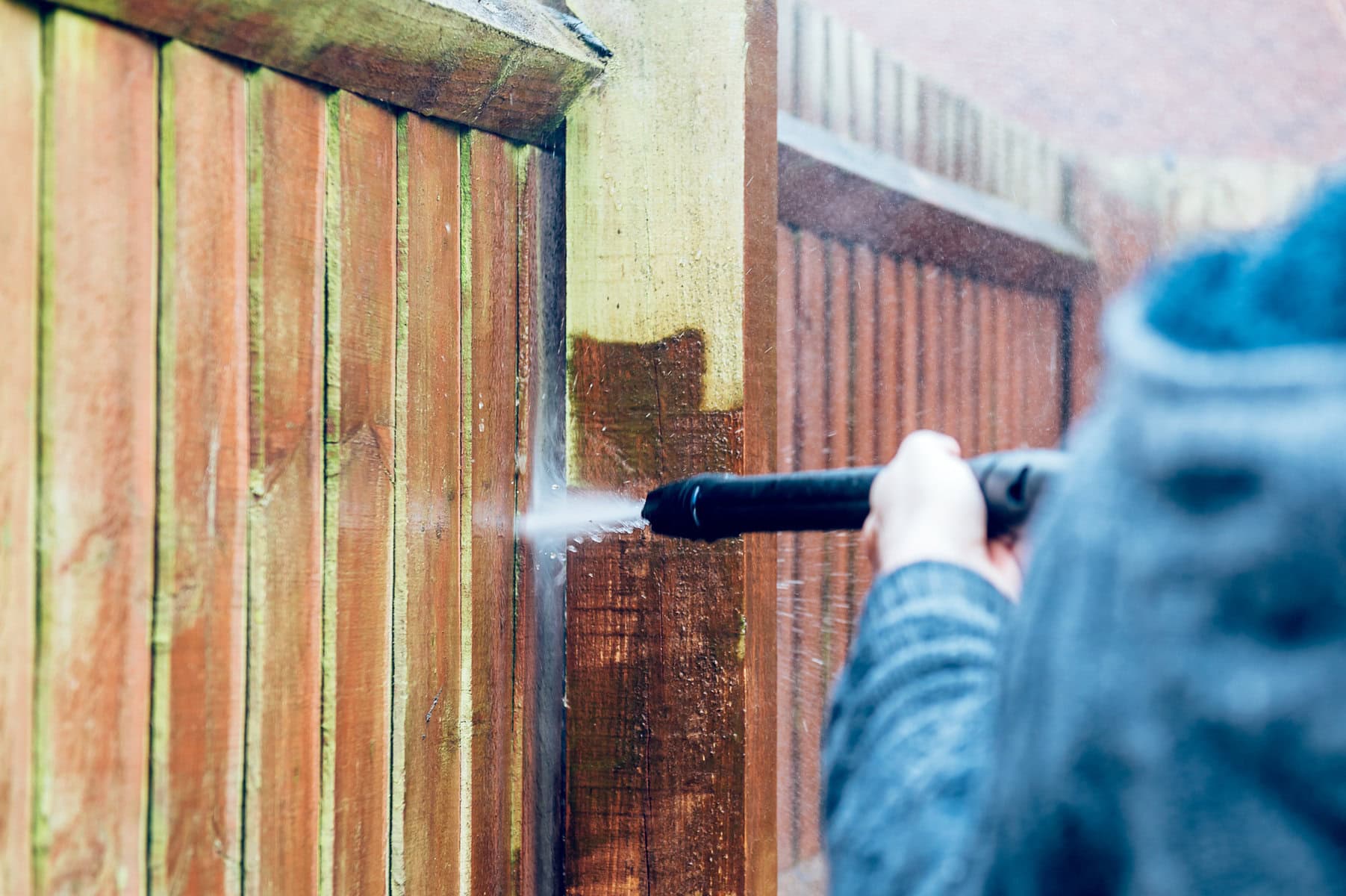 pressure washing wooden fence