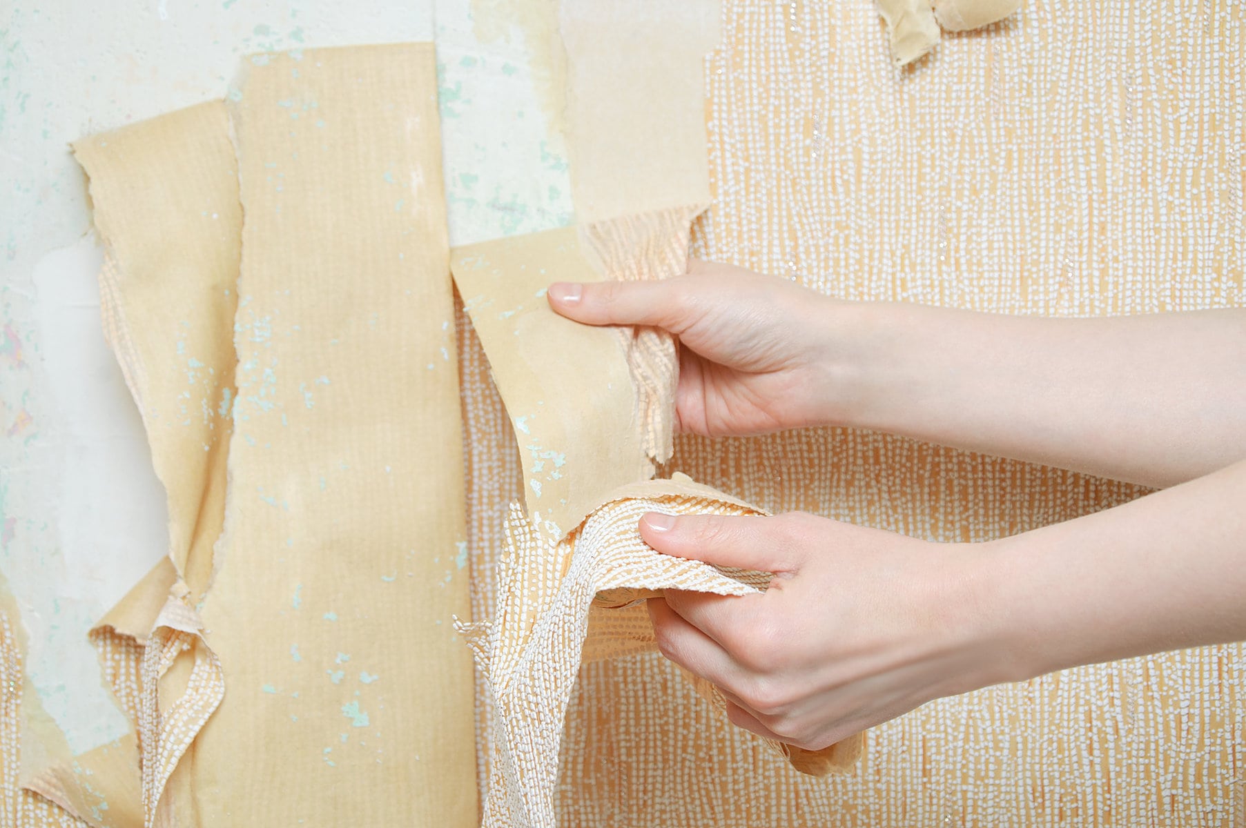 The best way to remove wallpaper