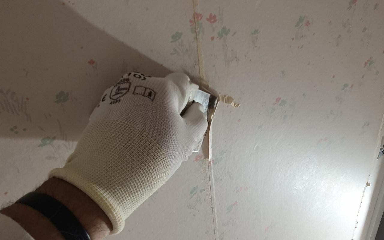 wallpaper seams
