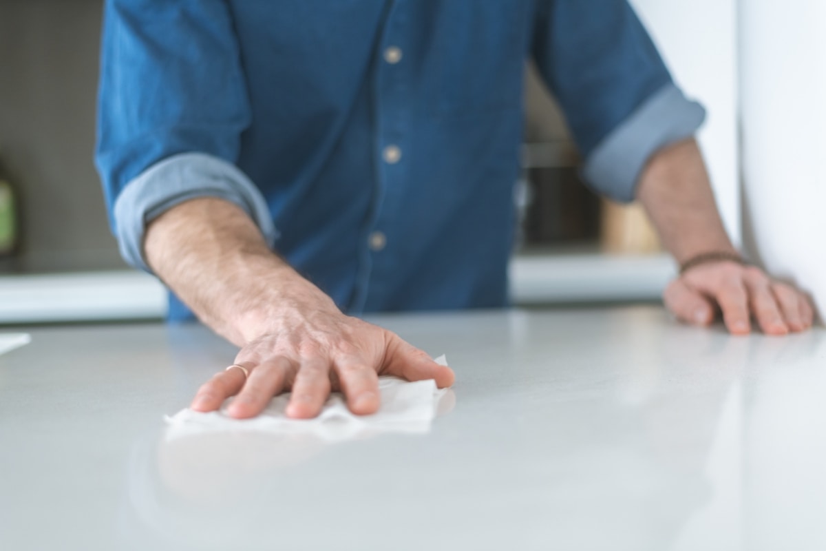 Do paint remover wipes work on dry paint?